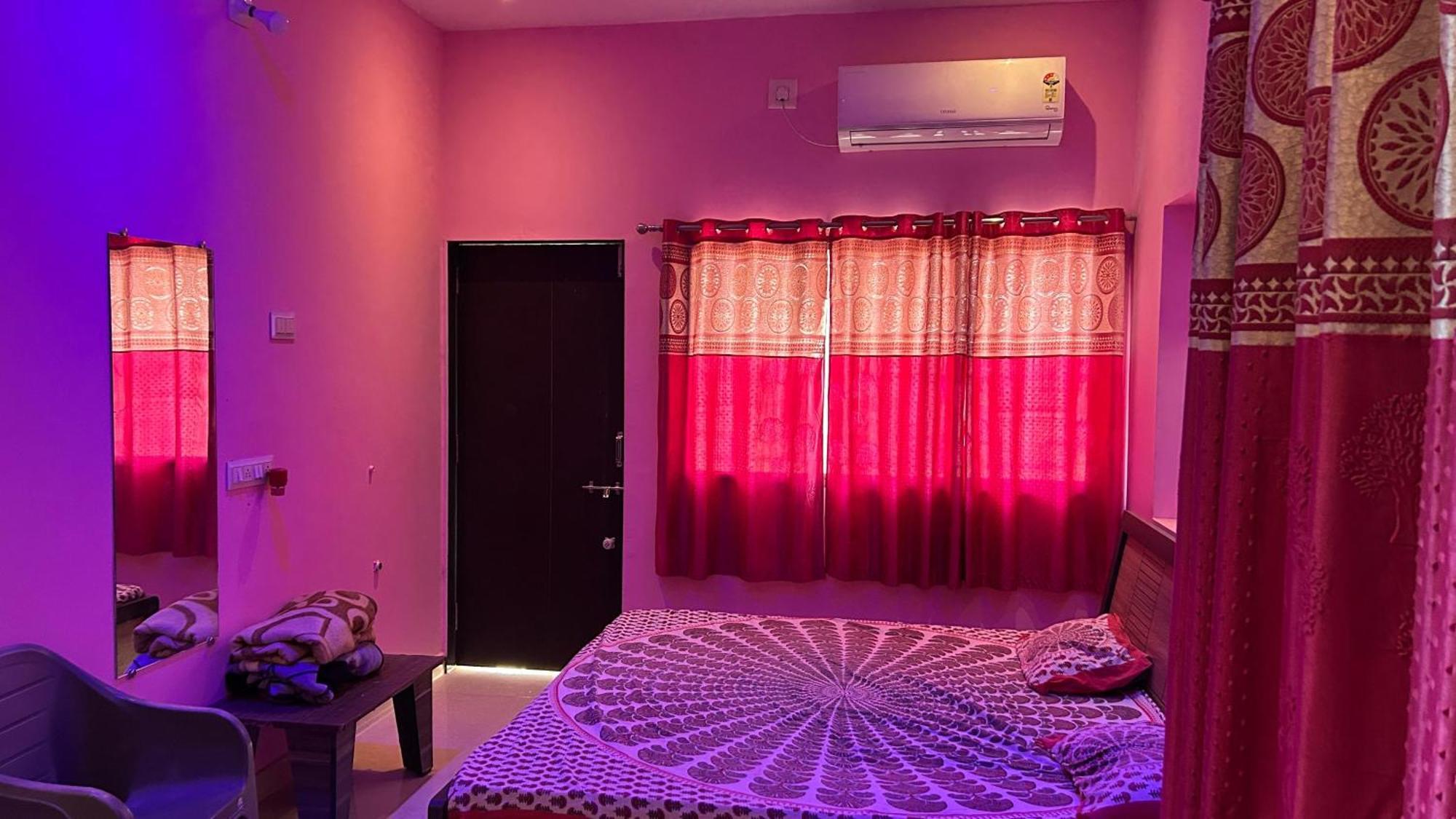Dwarka Home Stay 2 Only Family Экстерьер фото
